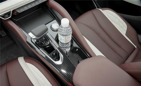 詳解星越L高功尊貴型，238匹馬力很充沛，比本田CR-V底盤有質感