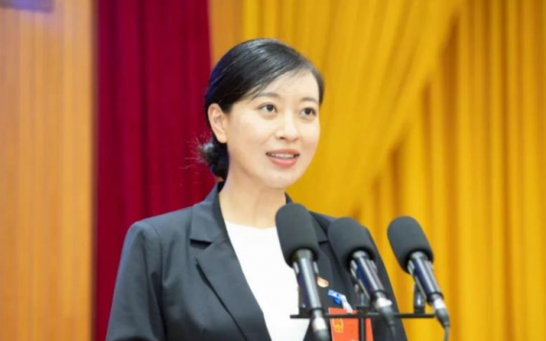 清華女博士當選縣長，年紀輕輕卻履歷豐富，這才是學生該追的星
