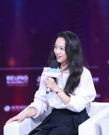 鞏俐、湯唯北影節狀態大比拼！前者棕色挑染好酷，後者凍齡且精緻