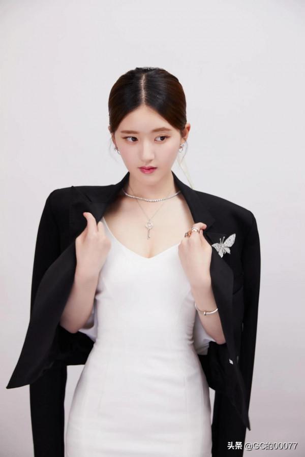 明星圖片趙露思