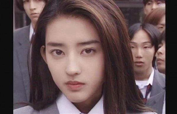 皮相美人不耐老，陳德容25歲就顏垮，陳紅上了年紀還沒陶虹美