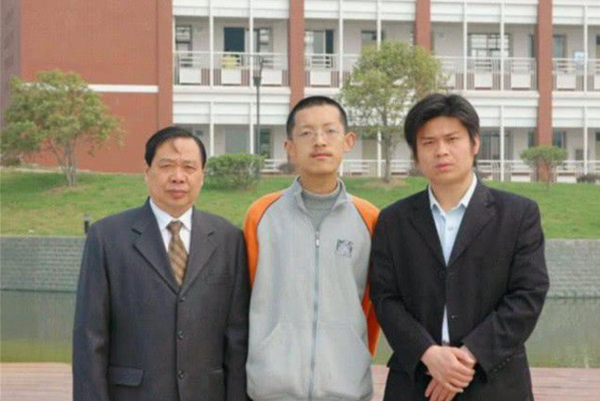 北大數學天才,畢業後在龍泉寺出家,與父母達成和解,8年後還俗 北大數學天才,畢業後在龍泉寺出家,與父母達成和解,8年後還俗