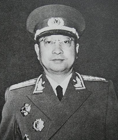 1927年陳賡結婚前，見到鄧穎超就跑，周恩來：是不是怕給我磕頭？