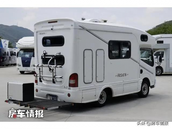日產平頭輕卡房車,長度僅4.8米7座設計,能放3張床為啥還不擠? 日產平頭輕卡房車,長度僅4.8米7座設計,能放3張床為啥還不擠?