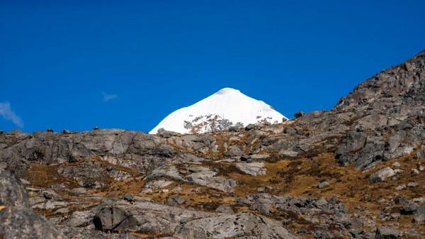 川西海拔最高最大最藍的海子——亞莫措根
