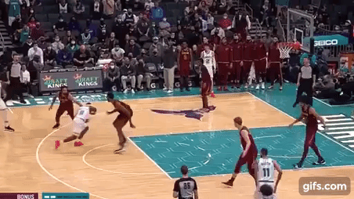 全世界都小球陣，騎士為啥首發三長人？