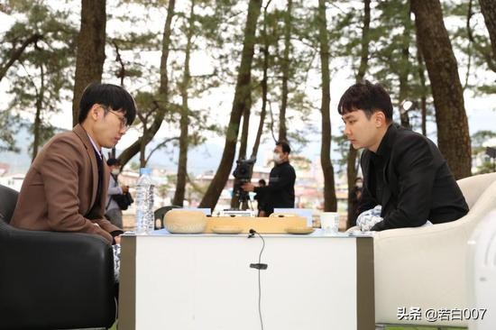 冷門不斷的本屆三星杯爭議頗大,明天會出爐哪四強呢 冷門不斷的本屆三星杯爭議頗大,明天會出爐哪四強呢