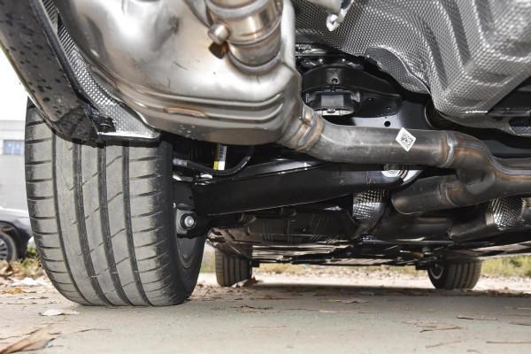 解讀全新賓士E級，軸距3079mm，科技配置豐富，售價43.99萬起