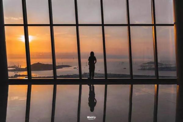 背奶媽媽：躲進公司廁所，為了母乳一邊崩潰一邊堅持