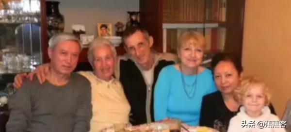 尋蘇聯母親55年的黎遠康：61歲赴蘇，80歲母親哭著說：我也在找你