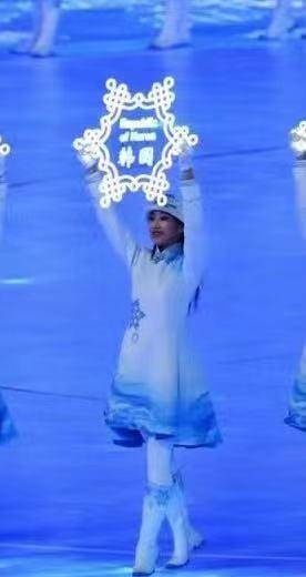 一朵&OpenCurlyDoubleQuote;小雪花&rdquo;！冬奧開幕式上，這個遼寧女孩驚豔綻放