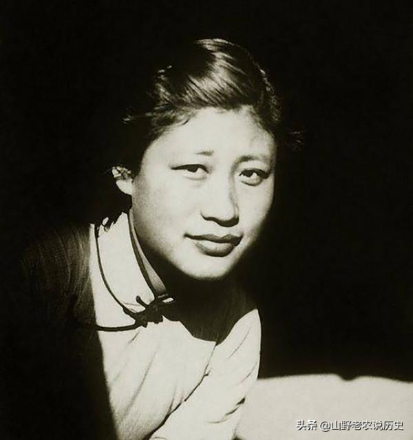 副軍長丈夫犧牲後，李又蘭改嫁張愛萍將軍，生下三個兒子都是牛人