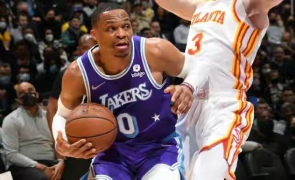 季後賽砍下10次以上三雙有多難？歷史僅4人做到，韋少12次僅第三