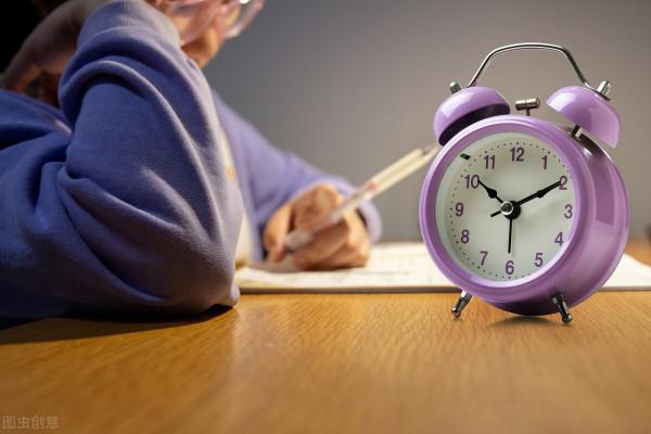 喃喃細語｜初三學生每晚12點入睡節假日無休，成績反而退步，請警惕“懶惰式勤奮”