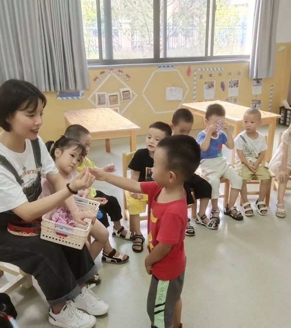 瑞金這位“向日葵”老師出名了,你認識她嗎? 瑞金這位“向日葵”老師出名了,你認識她嗎?