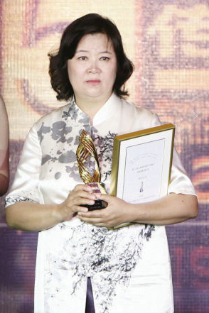 方青卓:奪趙本山熒幕初吻,偷戶口本二婚嫁給沈小萌,如今怎樣了 方青卓:奪趙本山熒幕初吻,偷戶口本二婚嫁給沈小萌,如今怎樣了