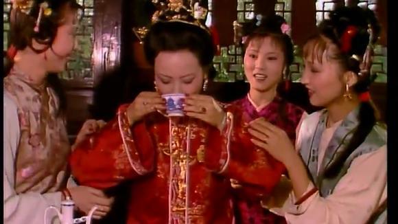 賈府有四大經濟收入,為何依然入不敷出?這三個原因是關鍵 賈府有四大經濟收入,為何依然入不敷出?這三個原因是關鍵