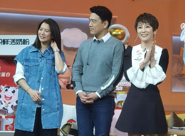 袁詠儀被吳京兒子名字震住，追問謝楠取名創意，卻被回應：問他爹