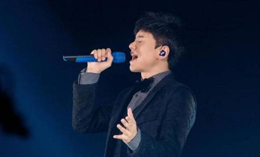 為什麼張傑走到哪都要帶著他的話筒？