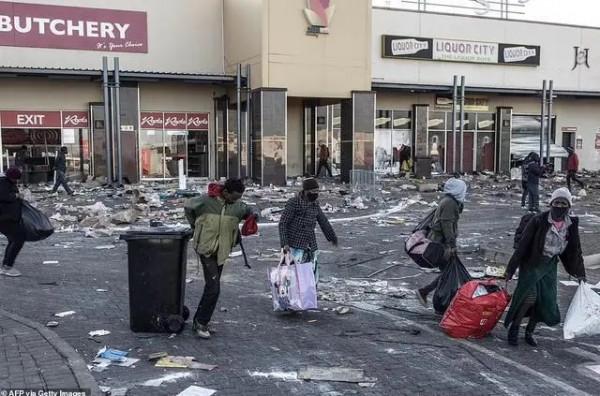非洲淘金記：福建海邊的窮小子，透過20多年的打拼，成為億萬富豪