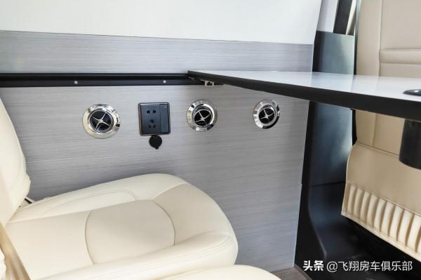 經濟實用油耗低,2.0T自動擋,福特新全順B型,新手入門級房車 經濟實用油耗低,2.0T自動擋,福特新全順B型,新手入門級房車