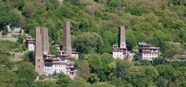 B站9.8分封神之作，拍下正在消失的老房子，看完破防