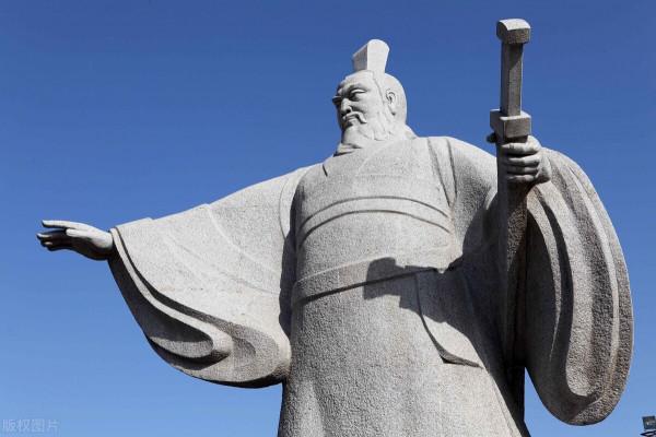 曹操原來不姓曹。原因竟是諸葛亮師傅龐德公為夏侯家勘點了龍脈