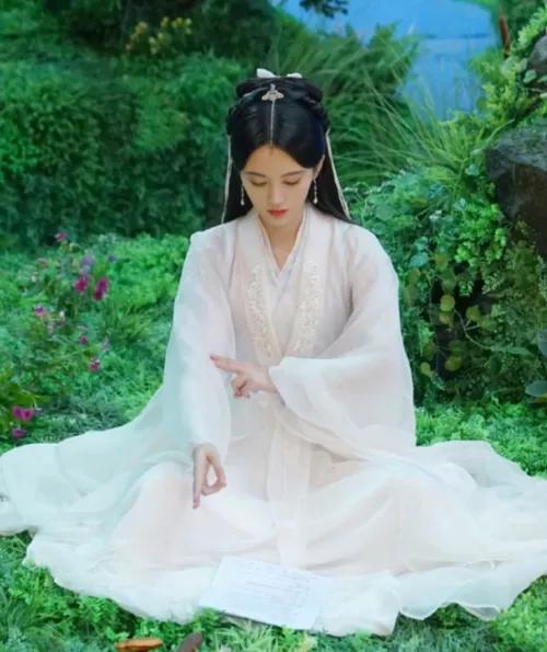 鞠婧禕古裝圖片