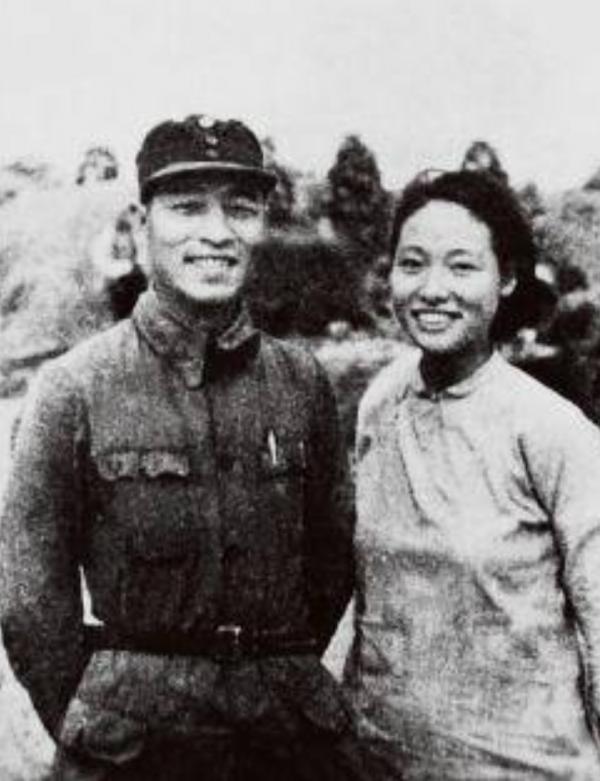 彭雪楓犧牲後,周恩來勸說其遺孀改嫁,兒子後來成上將 彭雪楓犧牲後,周恩來勸說其遺孀改嫁,兒子後來成上將