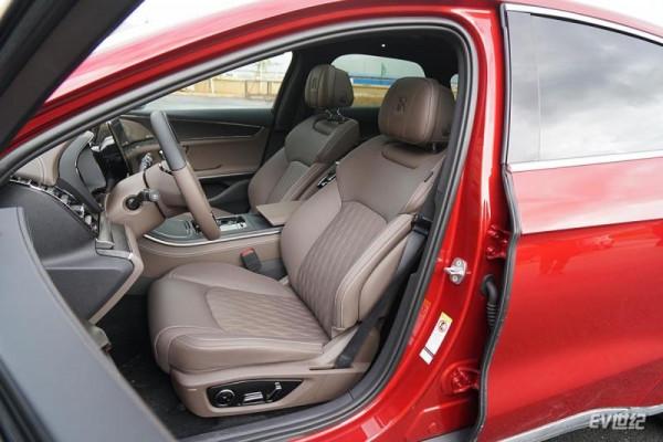 空間大 續航穩 效能不輸特斯拉 試駕比亞迪漢EV