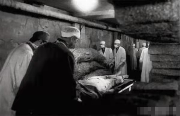 日本戰犯供述：解剖孕婦，將活人放在窯爐中烘乾，為活人換馬血