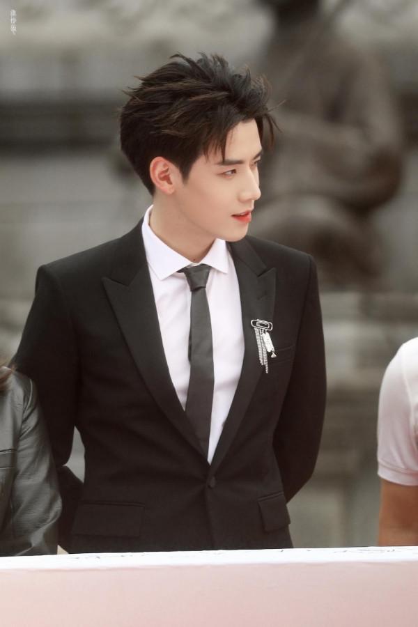 文榮獎紅毯：許凱、任豪、劉浩存、周也、辣目洋子、張予曦、曾黎