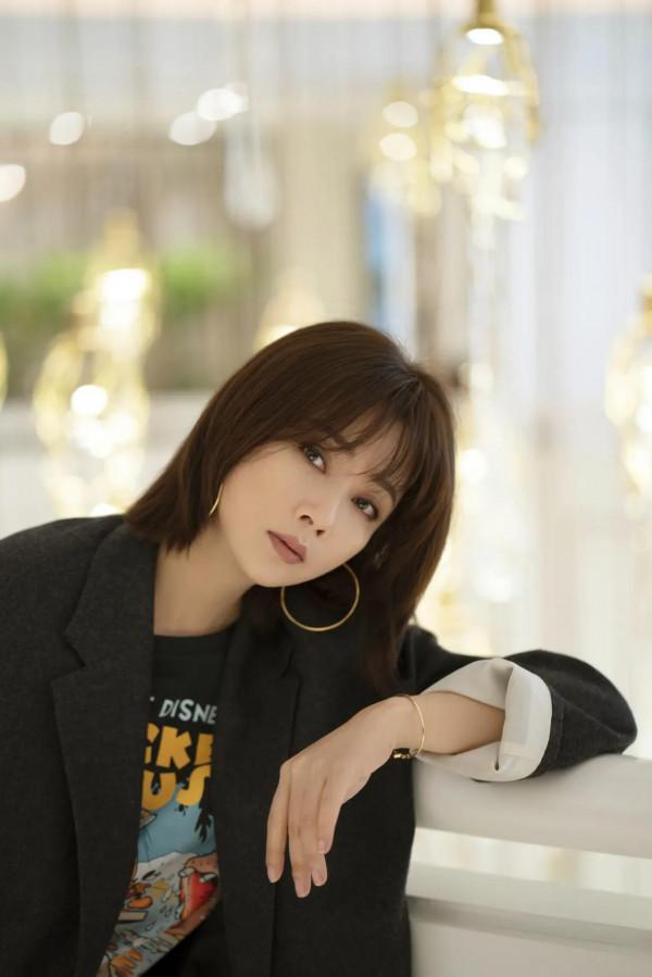 黃小蕾和殷桃美圖｜黃小蕾和殷桃長得也太像了，你能分辨出來嗎？