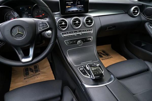 賓士 C200:4年車齡新C旅,優雅美麗5折售 賓士 C200:4年車齡新C旅,優雅美麗5折售