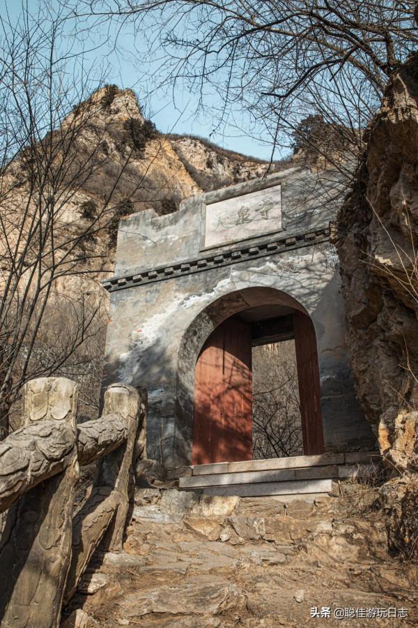 北京徒步登山：門頭溝天泉寺滴水巖-棲隱寺環穿①,冰柱-溶洞-古寺