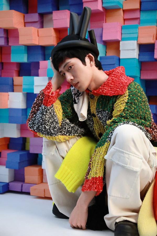 井柏然封面拍攝花絮曝光 黑白簡約彩色鮮活演繹雙重魅力 井柏然封面拍攝花絮曝光 黑白簡約彩色鮮活演繹雙重魅力