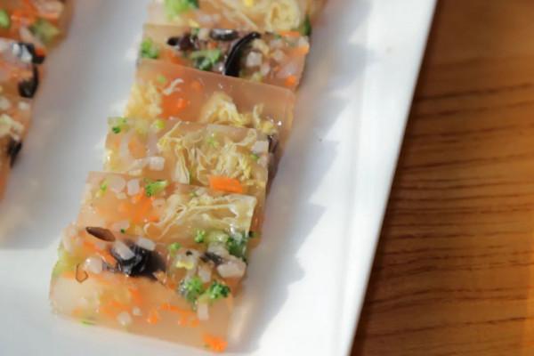 浣熊C位出道,牛排紅酒地道,這家餐廳有點味道~ 浣熊C位出道,牛排紅酒地道,這家餐廳有點味道~