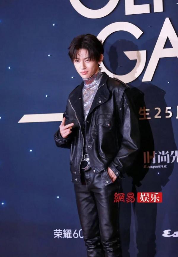 時尚先生明星紅毯生圖，張雨綺大變臉，丁真全場最佳