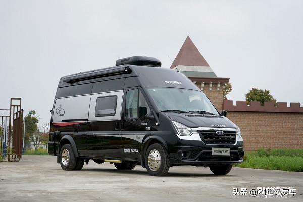 顏值到位動力強，更配保姆床和航空座椅，實拍福特野獸多用途房車