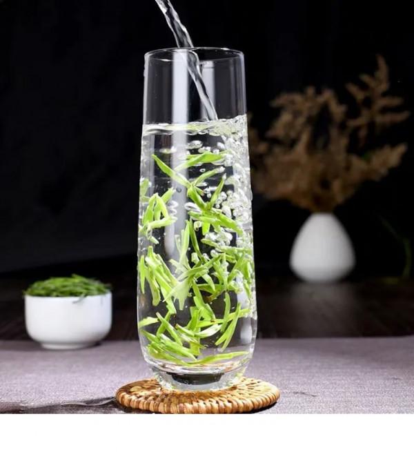 喝熱茶的季節到啦,紅茶、綠茶、黃茶、白茶分別用什麼水沖泡? 喝熱茶的季節到啦,紅茶、綠茶、黃茶、白茶分別用什麼水沖泡?