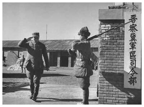 1948年,解放軍一廚子叛變,聶榮臻一招巧妙破案,手段堪稱高明 1948年,解放軍一廚子叛變,聶榮臻一招巧妙破案,手段堪稱高明