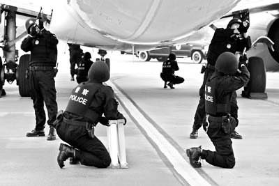 蘇聯飛行員劫機逃亡中國,入獄8年,刑滿釋放才發現:祖國沒了 蘇聯飛行員劫機逃亡中國,入獄8年,刑滿釋放才發現:祖國沒了