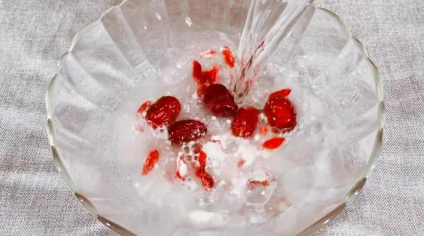 生薑和枸杞這樣吃，每天早晨給老公來一碗，精神一整天，值得擁有