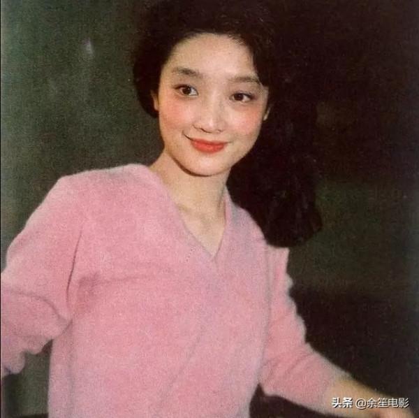 80年代當紅女星張閩，巔峰時“棄夫”遠走美國，如今怎麼樣了？