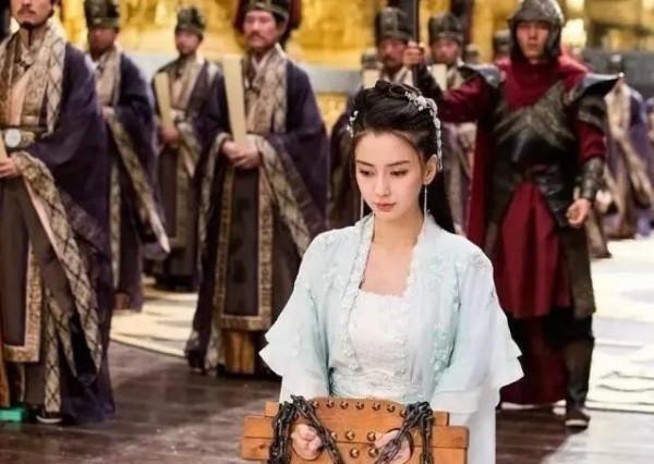 與“三寸金蓮”徹夜歡飲:齊少帝迷上美足致亡國 與“三寸金蓮”徹夜歡飲:齊少帝迷上美足致亡國