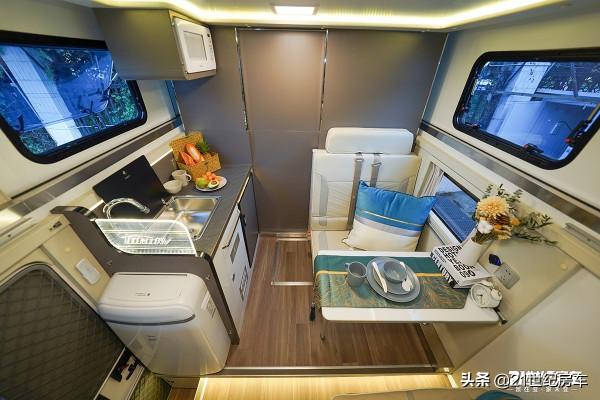 途酷神行太保房車來了,硬頂垂直升降,車高2米,隨意進出車庫 途酷神行太保房車來了,硬頂垂直升降,車高2米,隨意進出車庫