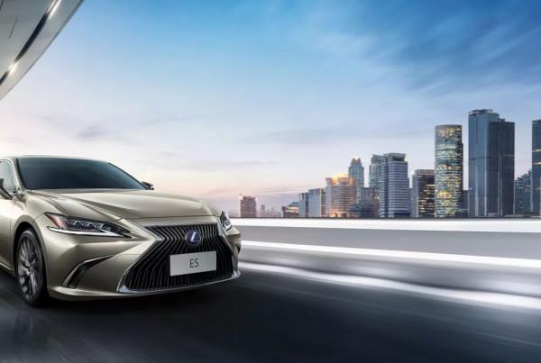 雷克薩斯的尷尬:ES有多好賣,UX就有多難賣 雷克薩斯的尷尬:ES有多好賣,UX就有多難賣