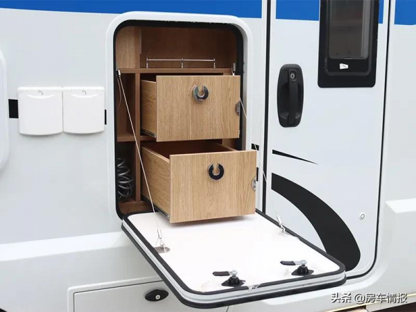 戴德E途房車來了!真正水電高配,一家5口玩不充電也能踏實用7天 戴德E途房車來了!真正水電高配,一家5口玩不充電也能踏實用7天