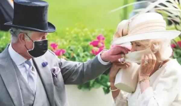 王室接連發布聖誕照,劍橋家著裝成槽點,盧森堡成第一萌娃流量體 王室接連發布聖誕照,劍橋家著裝成槽點,盧森堡成第一萌娃流量體