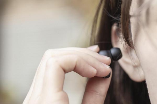 比AirPods 3更香的全功能無線耳機，飛利浦T5506真無線耳機體驗